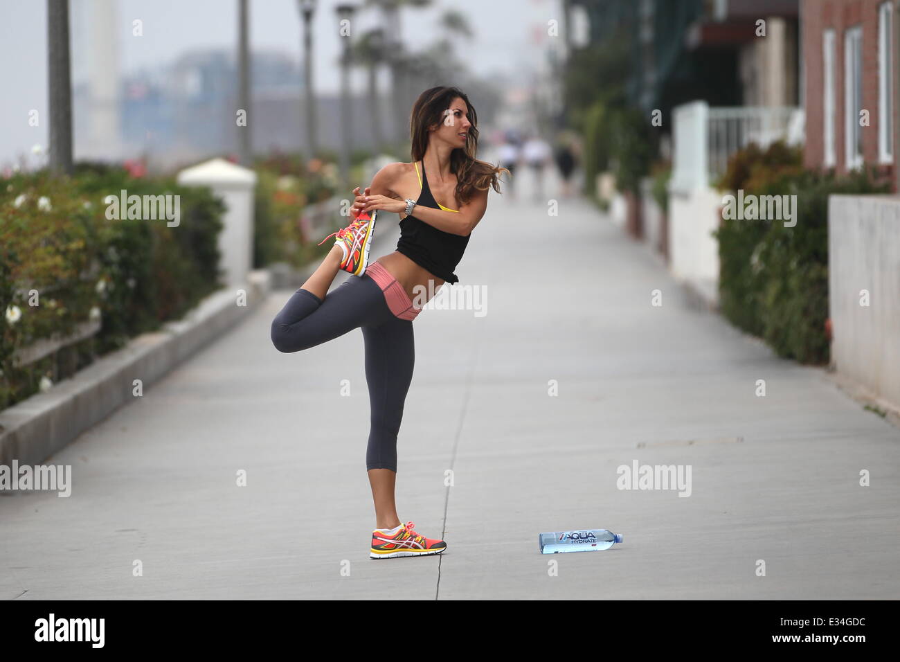 Leilani Dowding going for a morning workout in Marina Del Rey Featuring