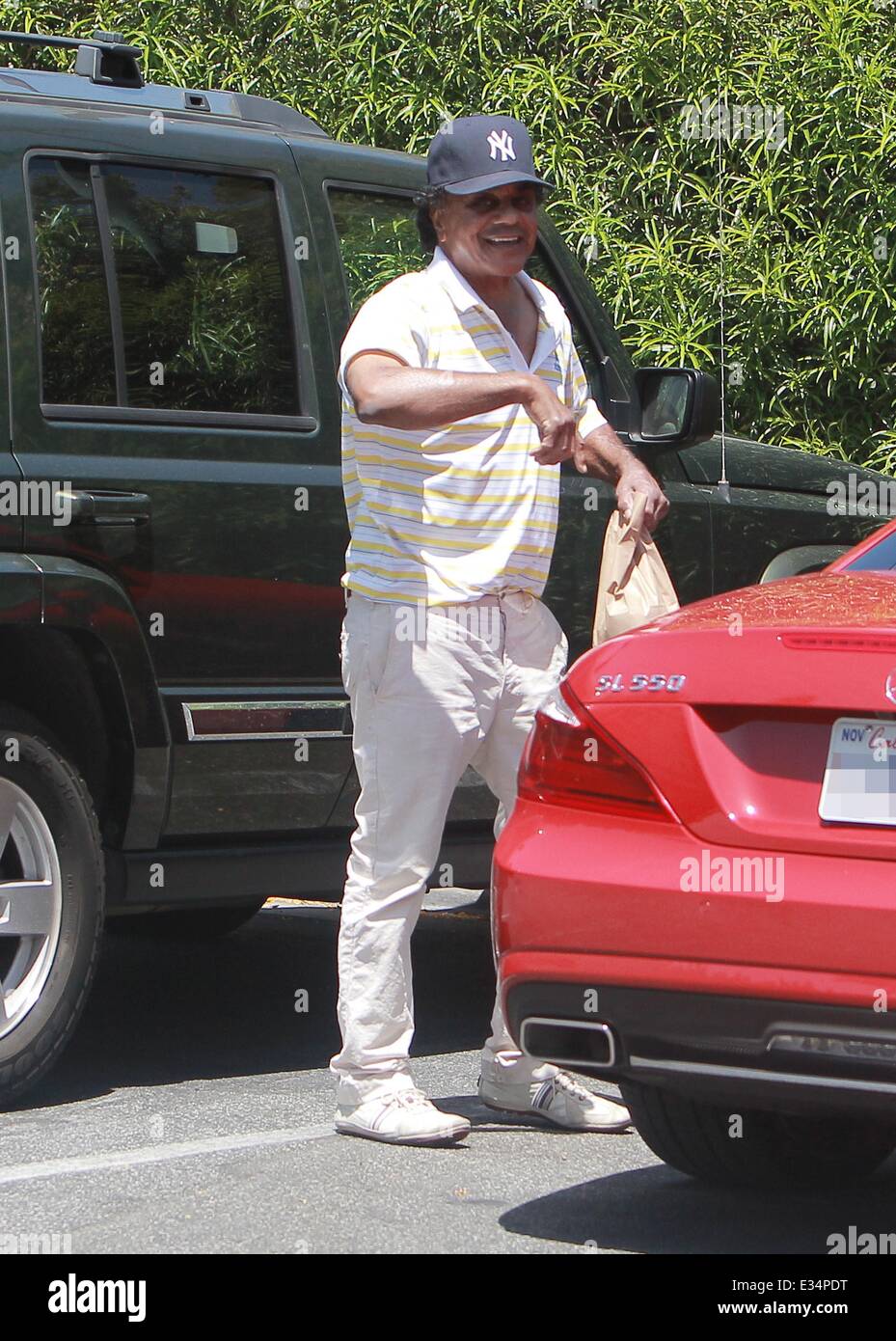 Singer Johnny Mathis wears a Yankees baseball cap while grocery shopping in West Hollywood  Featuring: Johnny Mathis Where: Los Angeles, CA, United States When: 19 Jun 2013 Stock Photo