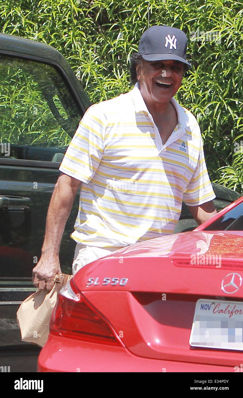 Singer Johnny Mathis wears a Yankees baseball cap while grocery shopping in West Hollywood  Featuring: Johnny Mathis Where: Los Stock Photo