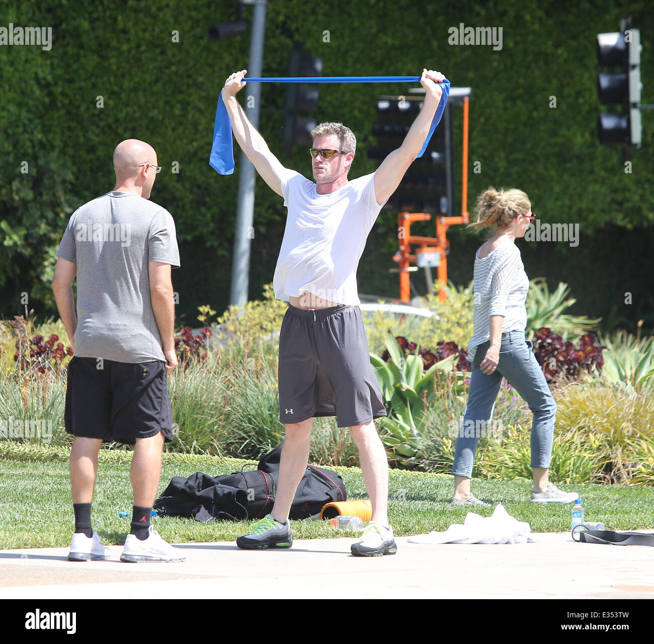 Eric Dane Enjoys A Day At The Park With His Wife And Daughters The Actor Also Worked Out With