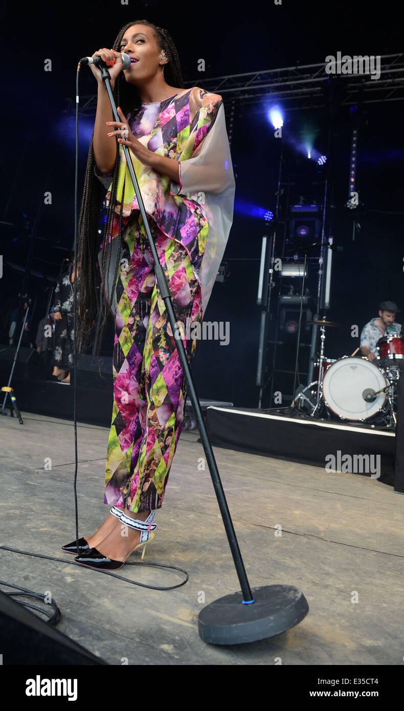 The 2013 Glastonbury Festival - Day 1 - Performances Featuring: Solange ...