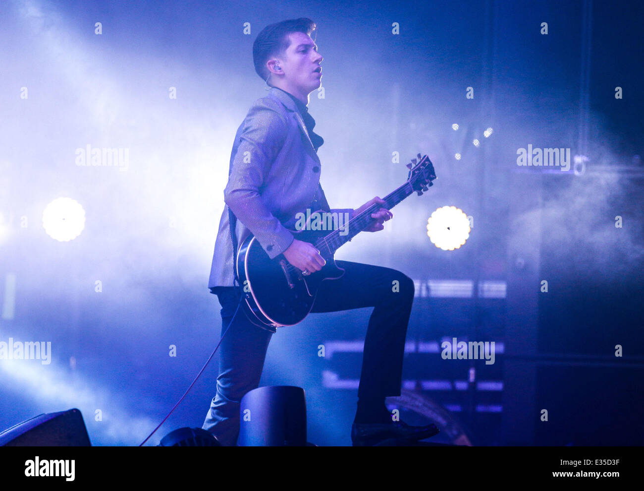 Alex Turner Glastonbury 2013. Arctic Monkeys Glastonbury 2007. Arctic Monkeys Glastonbury 2013. Arctic Monkeys Live. Featured performances