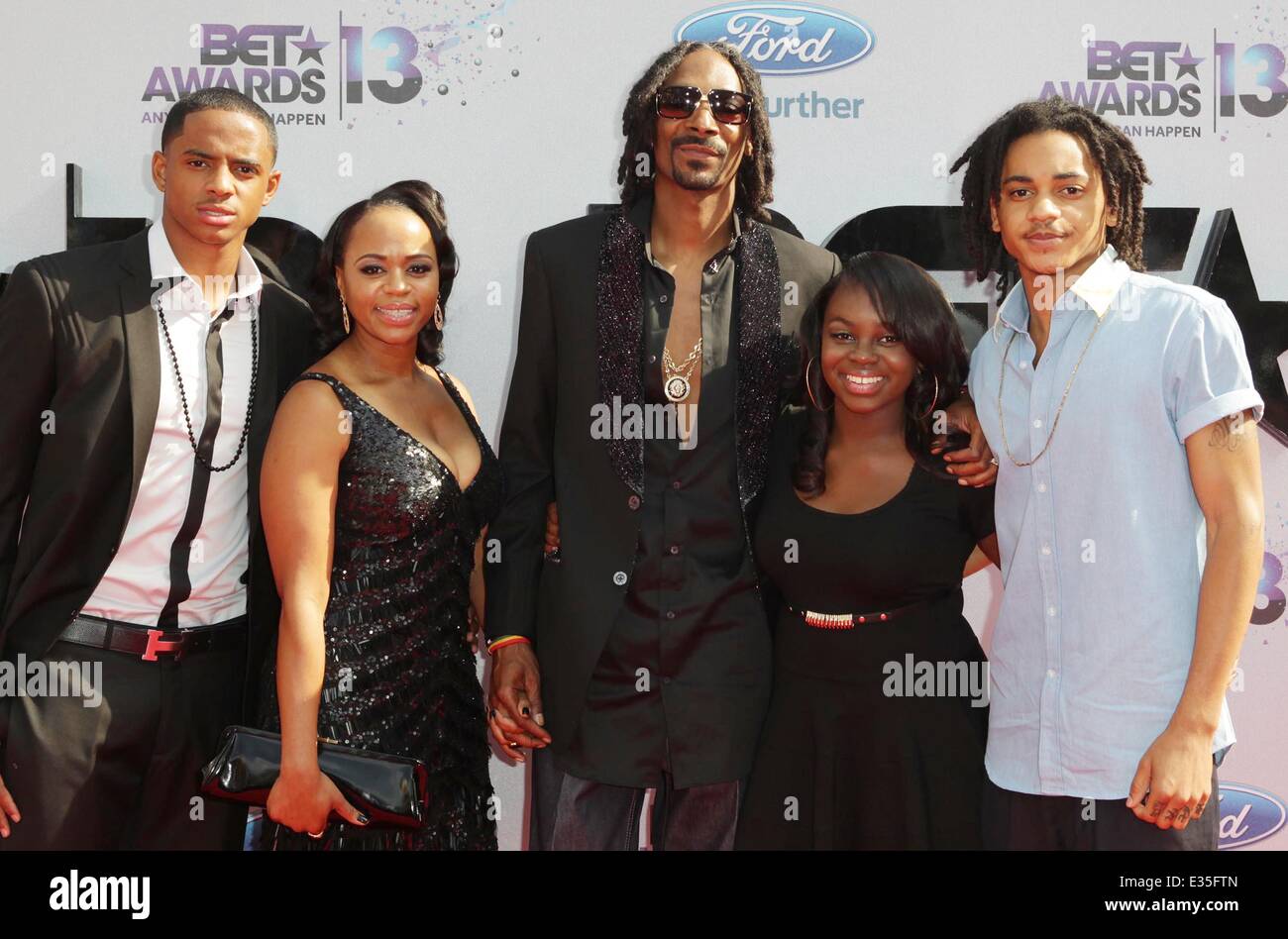 The 2013 BET Awards held at Nokia Theatre - Arrivals Featuring: Snoop Lion,Snoop  Dogg,Family Where: Los Angeles, California, Un Stock Photo - Alamy