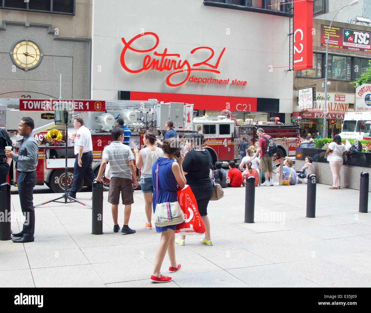 Century 21 new york hires stock photography and images Alamy