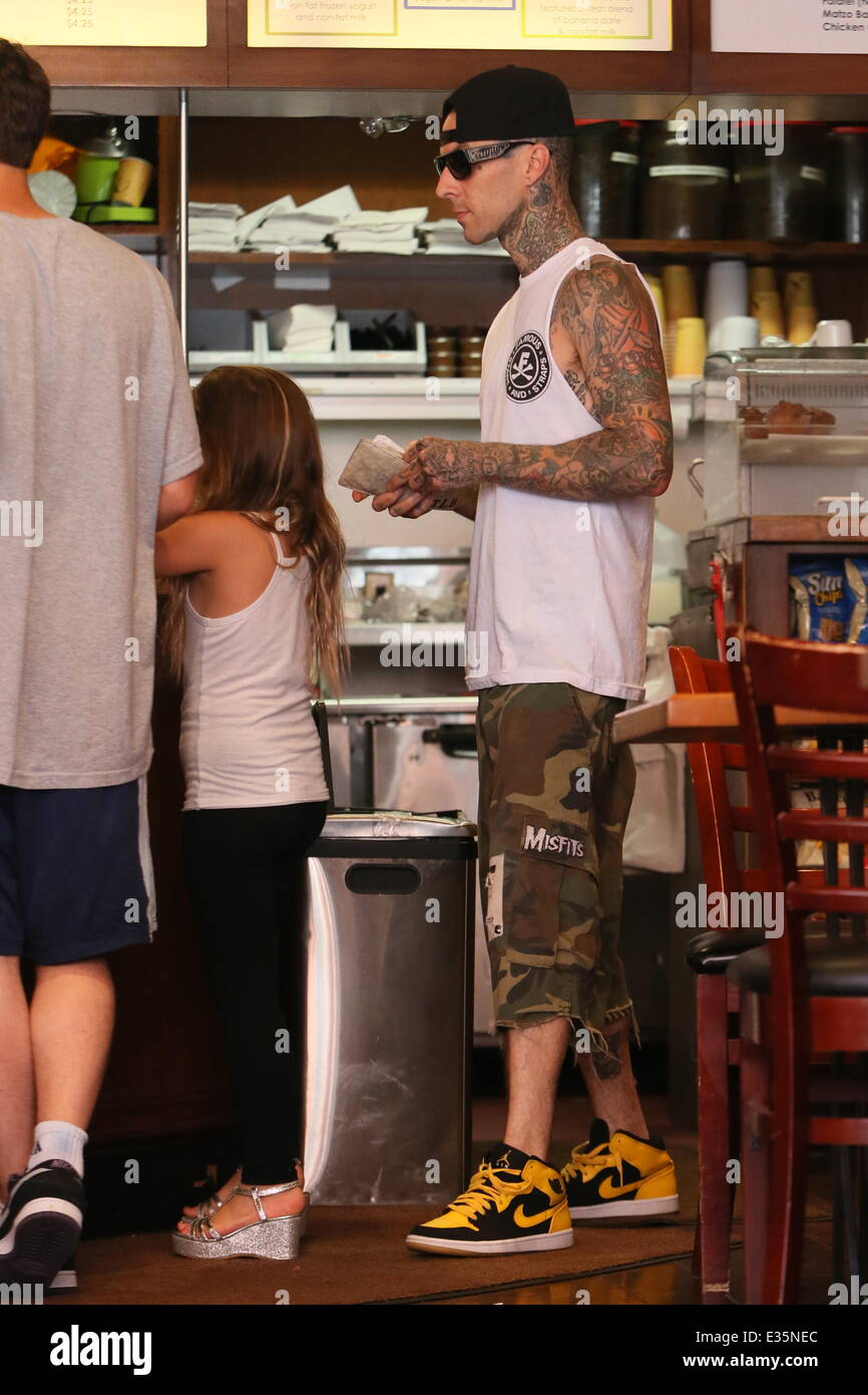 Travis barker and daughter hi res stock photography and images Alamy