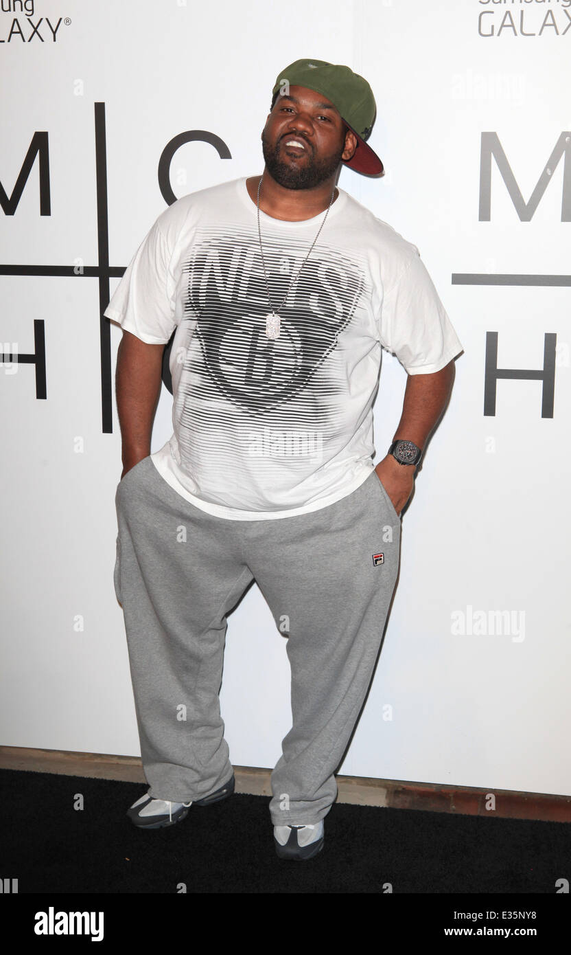 Jay-Z 'Magna Carta Holy Grail' album release exclusively for Samsung Galaxy  at Liberty Warehouse Featuring: Raekwon Where: New York City, New York,  United States When: 03 Jul 2013 Stock Photo - Alamy
