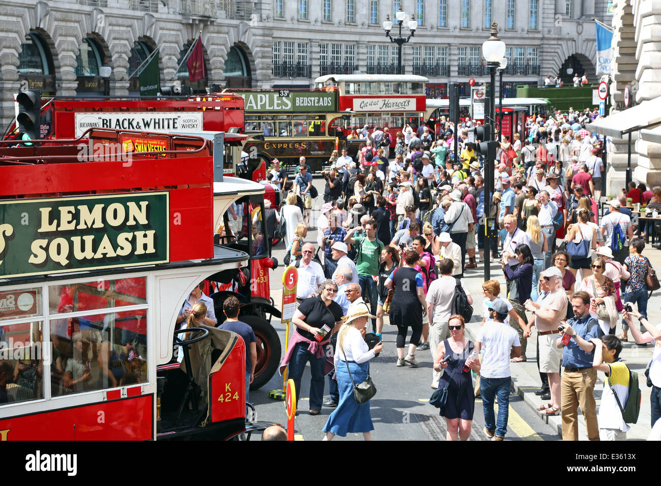 People Crowd London Bus High Resolution Stock Photography and Images ...