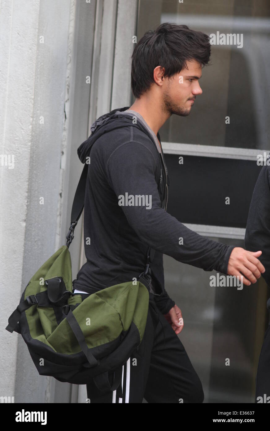 Taylor Lautner: Stunt Scenes for 'Tracers'!: Photo 579386 | Taylor ...