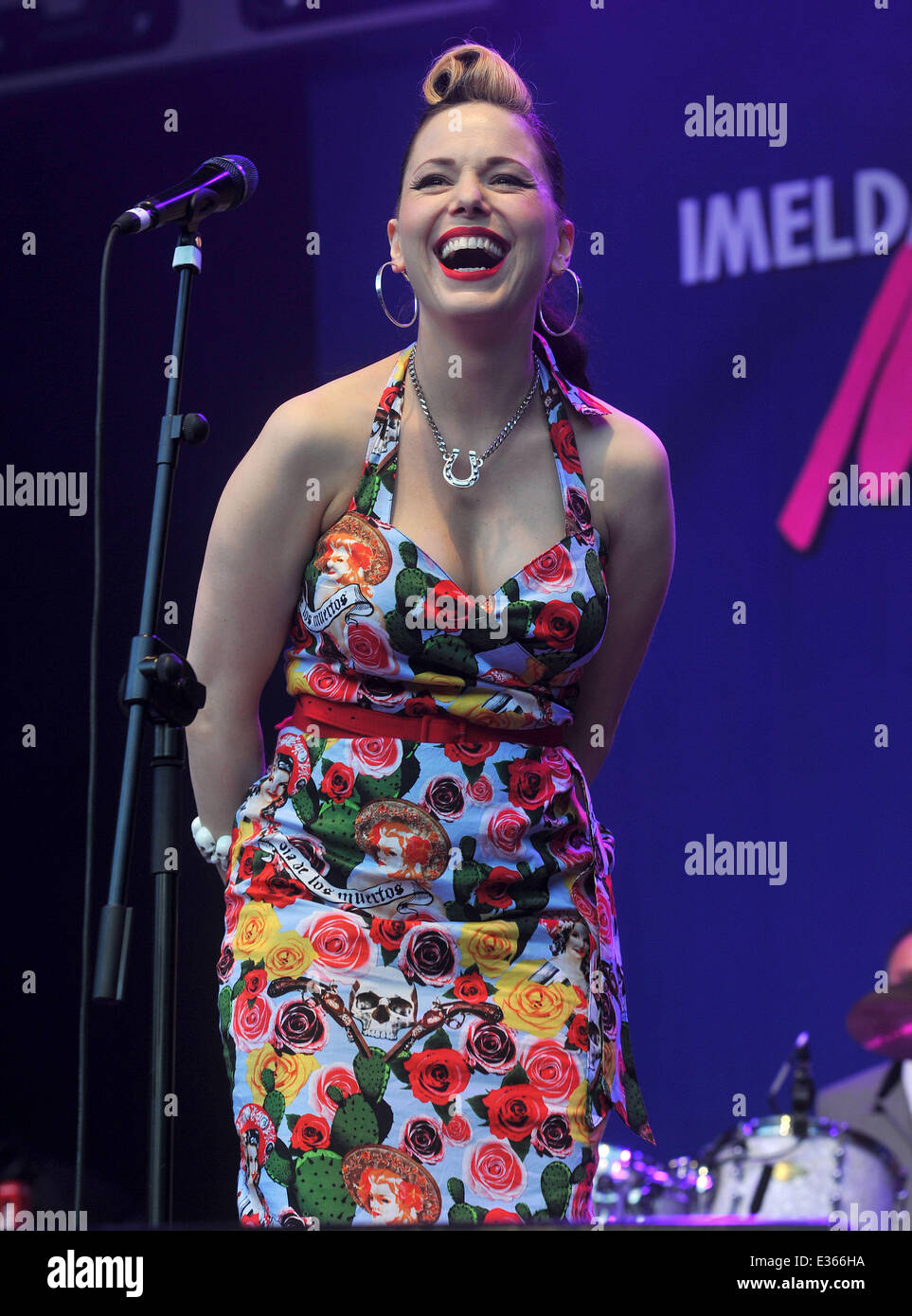Imelda May Performs Live At Iveagh Gardens With Supporting Act Mundy imelda-may-performs-live-at-iveagh-gardens-with-supporting-act-mundy