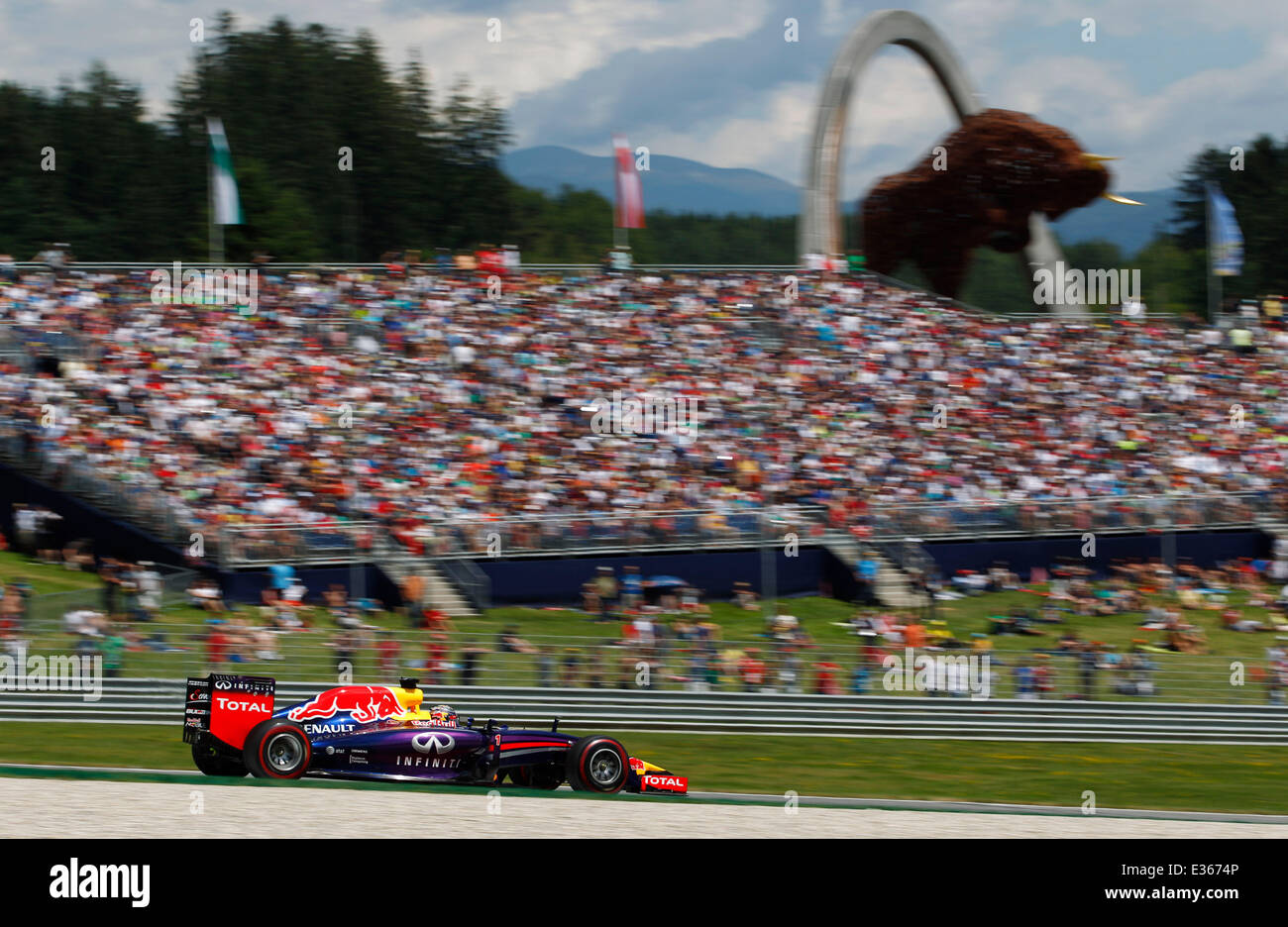 Red bull rennen sebastian vettel hi-res stock photography and images ...