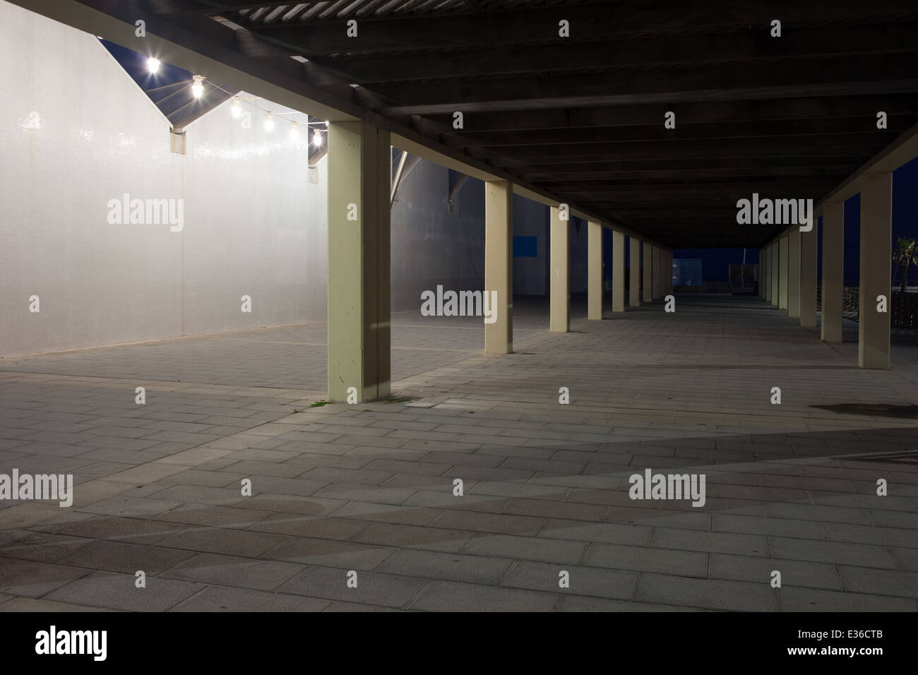 Empty walkway hi-res stock photography and images - Alamy