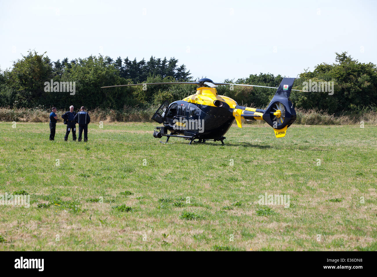South wales police gwent helicopter hi-res stock photography and images ...