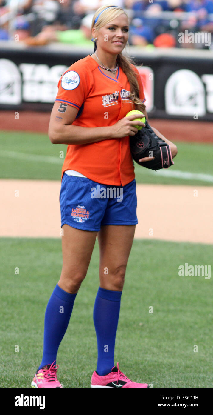 Photo: Taco Bell All-Star Legends & Celebrity Softball Game at