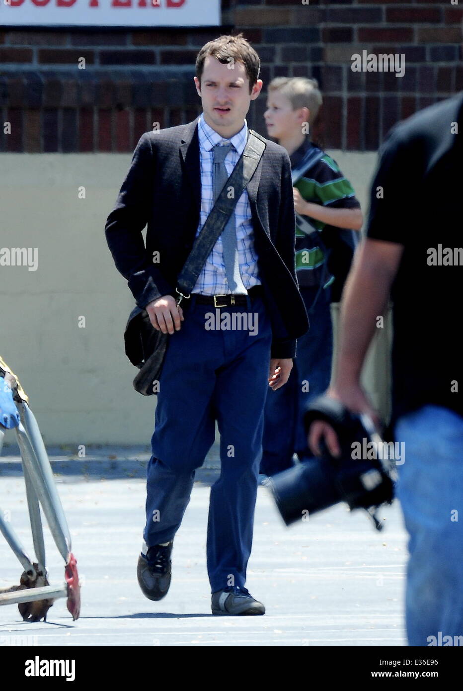 Elijah Wood Filming On Location On His New Horror Comedy Movie Cooties Filming In Los Angeles Featuring Elijah Wood Where Los Angeles Ca United States When 15 Jul 13 Stock Photo Alamy