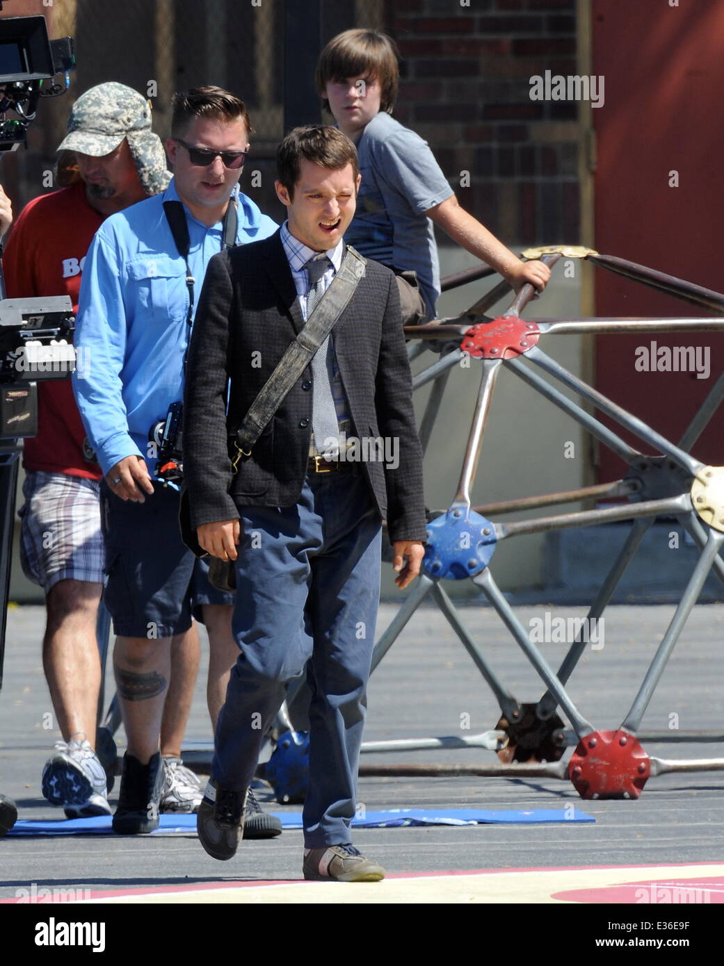 Elijah Wood Filming On Location On His New Horror Comedy Movie Cooties Filming In Los Angeles Featuring Elijah Wood Where Los Angeles Ca United States When 15 Jul 13 Stock Photo Alamy Elijah Wood Filming On Location On His New Horror Comedy Movie Cooties Filming In Los Angeles Featuring Elijah Wood Where Los Angeles Ca United States When 15 Jul 13 Stock Photo Alamy