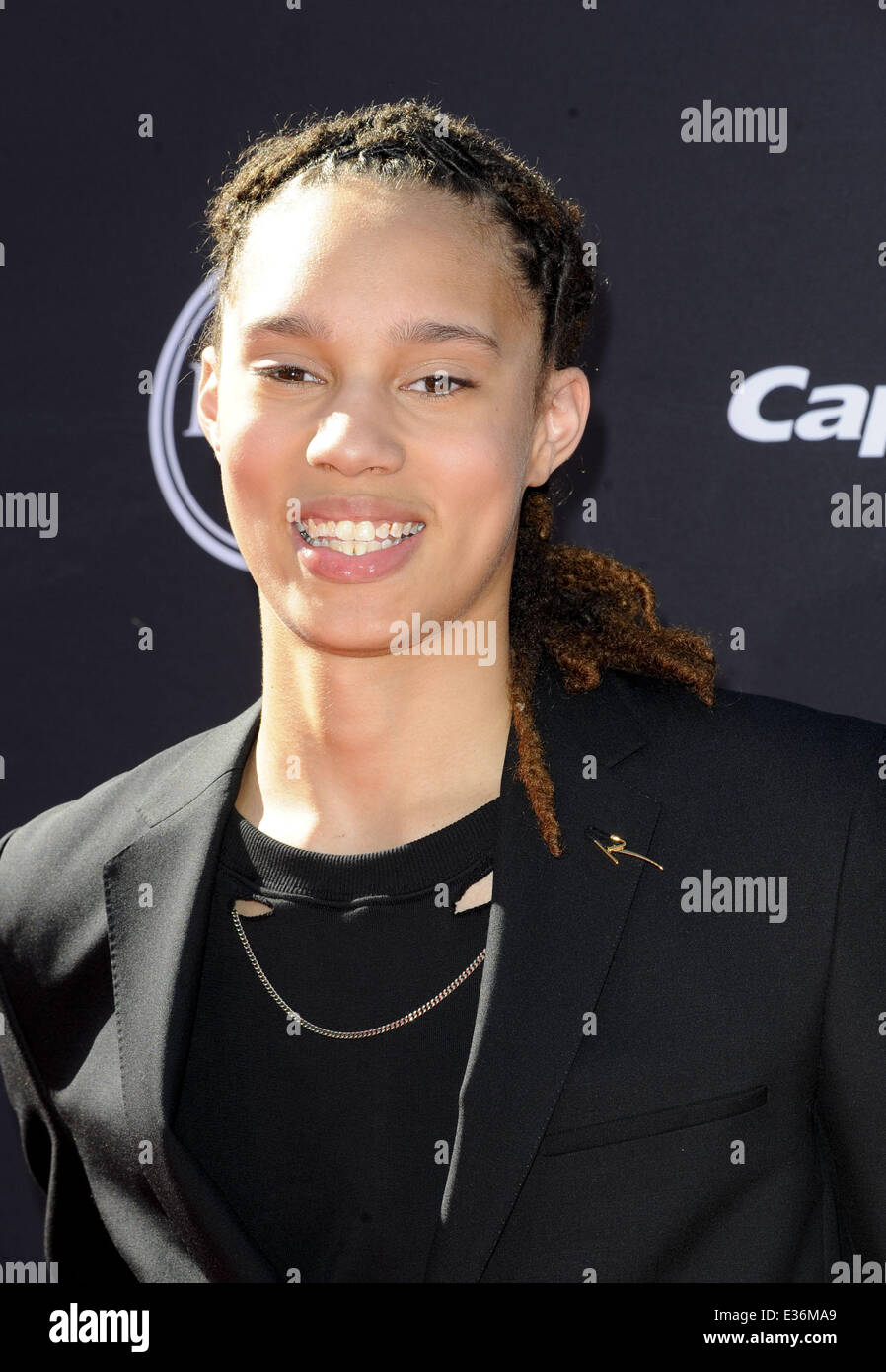 How Tall Is Brittney Smith