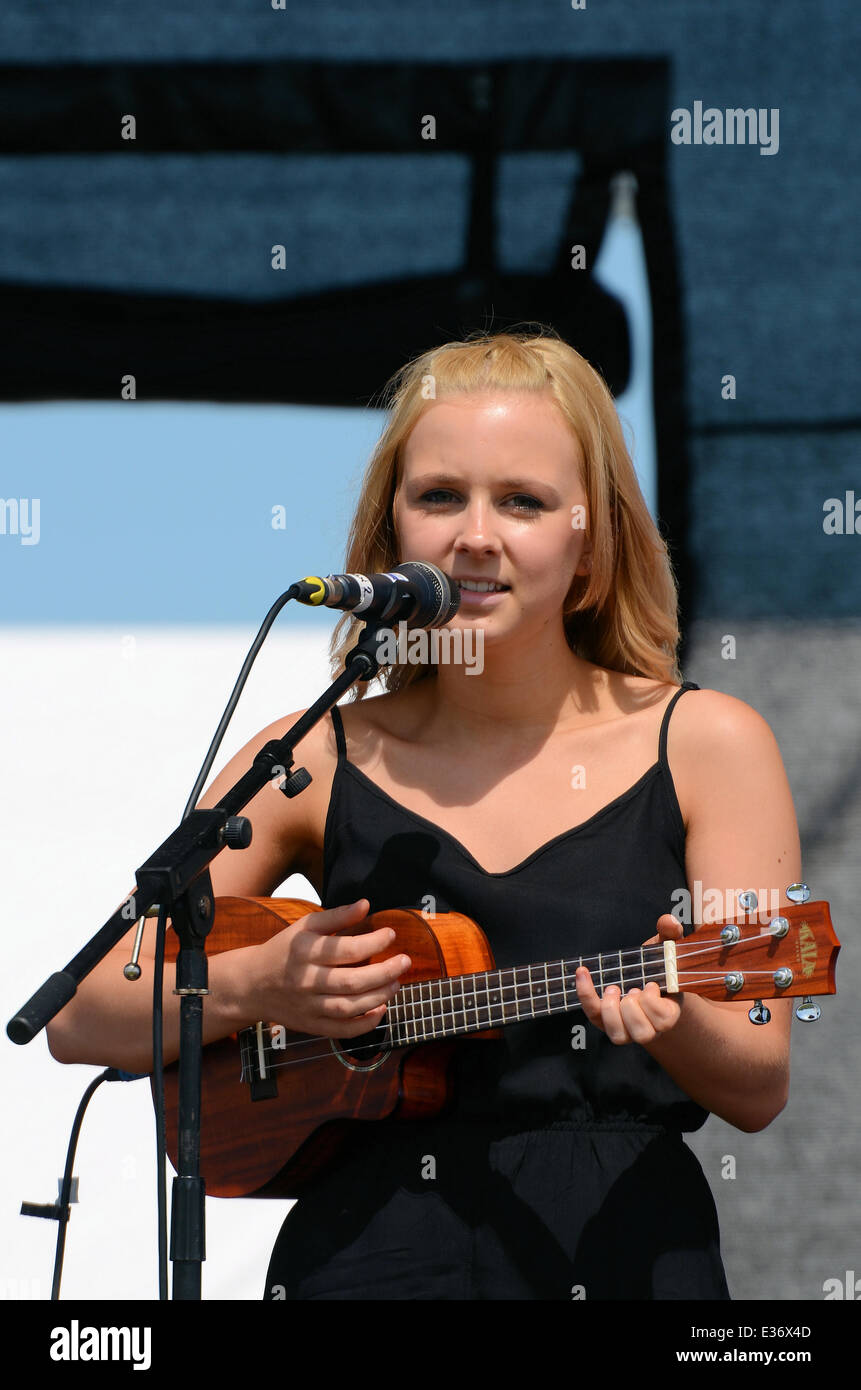 Singer Charlotte Meldrum entertaining at Armed Forces Day event. Singer songwriter, performing Stock Photo