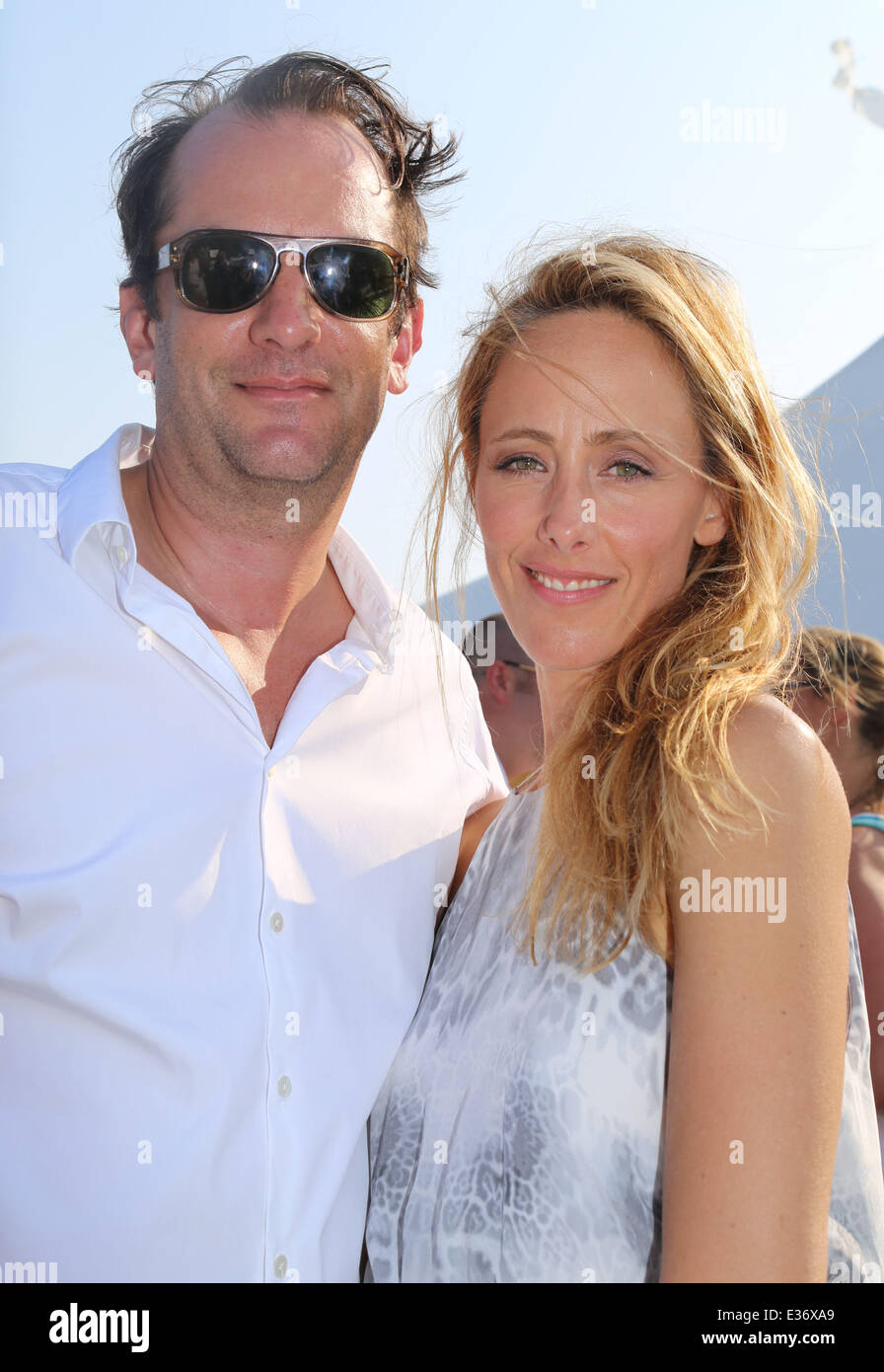 Kim raver and manuel boyer hires stock photography and images Alamy