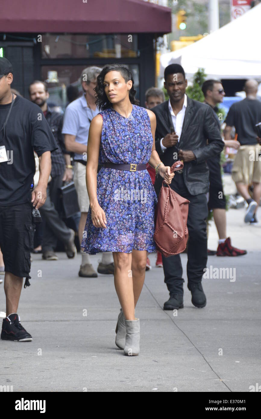 Rosario Dawson and Chris Rock on the set of their new movie Finally  Famous in New York City Featuring: Chris Rock,Rosario Daw Stock Photo -  Alamy