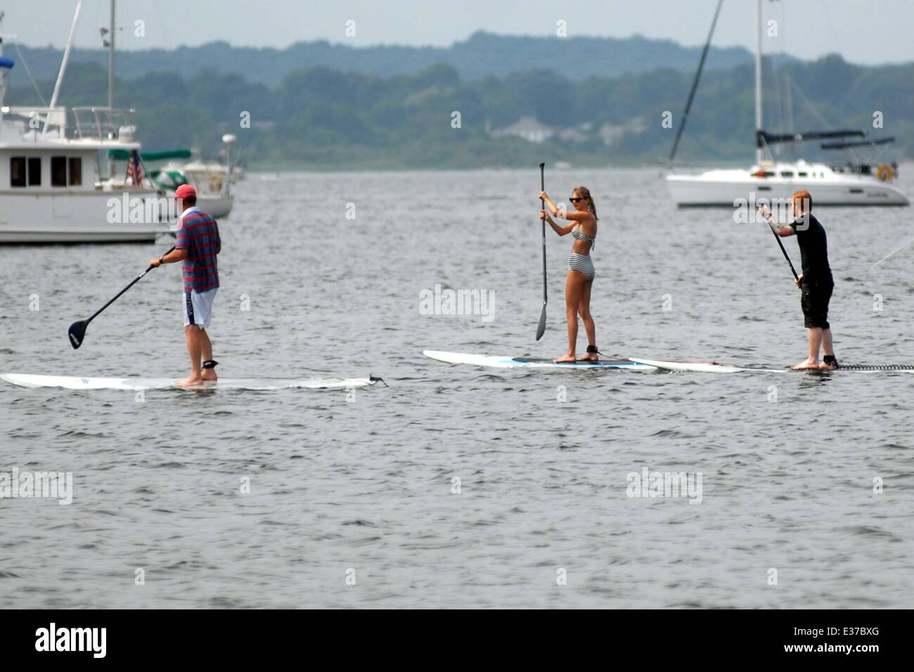 Ed sheeran taylor swift paddleboarding hires stock photography and