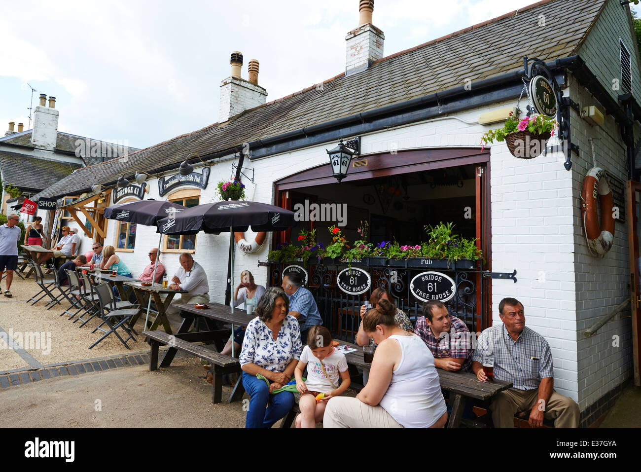 Bridge 61 Pub Bottom Lock Foxton Locks Market Harborough Leicestershire ...