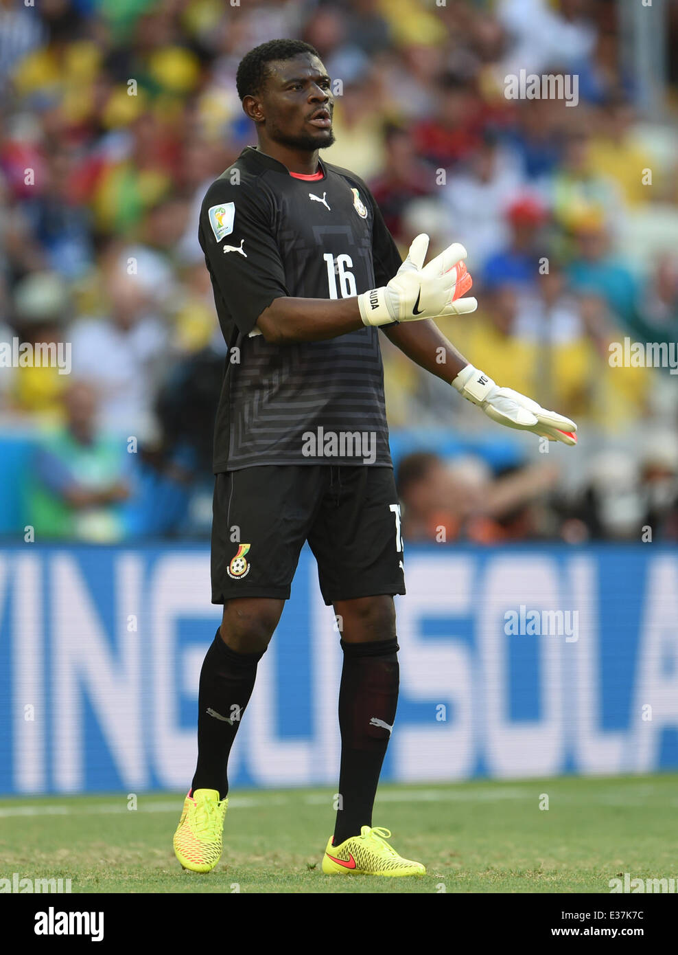 Goalkeeper Fatau Dauda of Ghana in action during the FIFA World Cup 2014 group G preliminary round match between Germany and Ghana at the Estadio Castelao Stadium in Fortaleza, Brazil, 21 June 2014. Photo: Andreas Gebert/dpa (RESTRICTIONS APPLY: Editorial Use Only, not used in association with any commercial entity - Images must not be used in any form of alert service or push service of any kind including via mobile alert services, downloads to mobile devices or MMS messaging - Images must appear as still images and must not emulate match action video footage - No alteration is made to, and n Stock Photo
