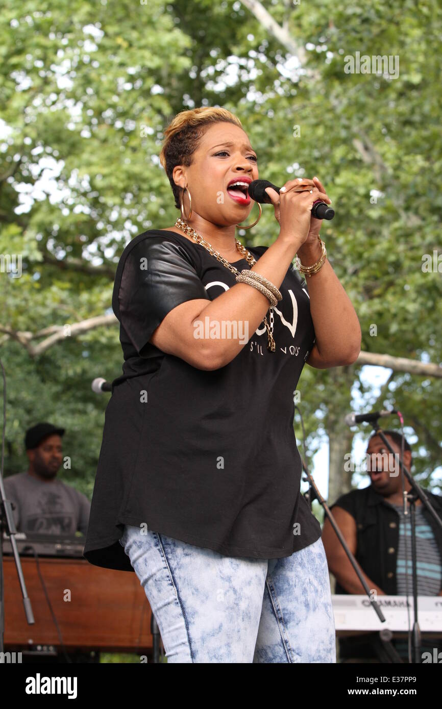 Kierra Sheard-Kelly performs with The Players Choir at the Super Bowl  Gospel Celebration on Wednesday, Feb. 8, 2023, in Mesa, A.Z. (Adam  Hunger/AP Images for the NFL Stock Photo - Alamy