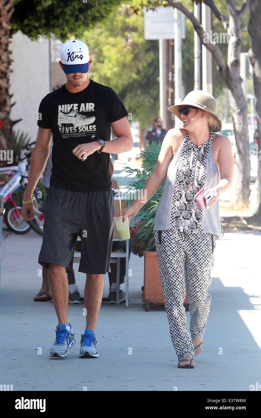 Actress Kaley Cuoco seen shopping with her rumoured boyfriend tennis ...