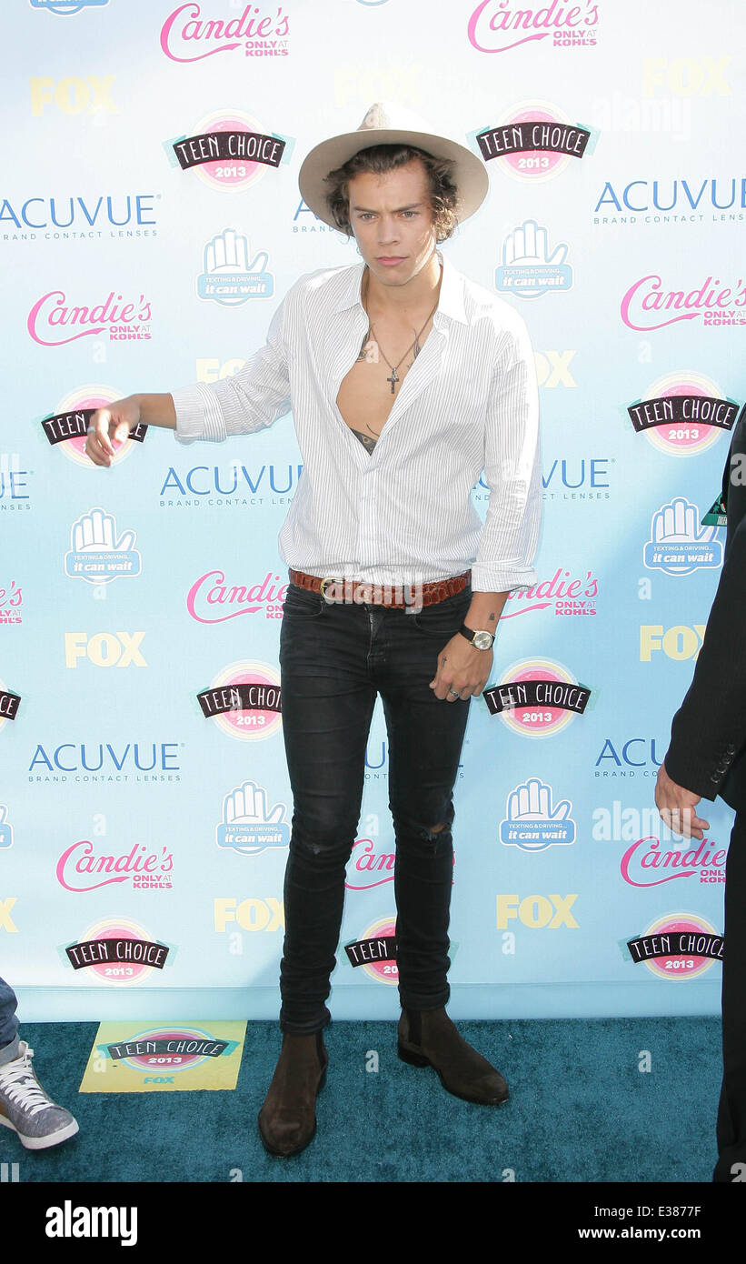 2013 Teen Choice Awards Arrivals held at the Gibson Amphitheatre Featuring: Harry  Styles Where: Los Angeles, CA, United States When: 11 Aug 2013 Stock Photo  - Alamy, image size:821x1390