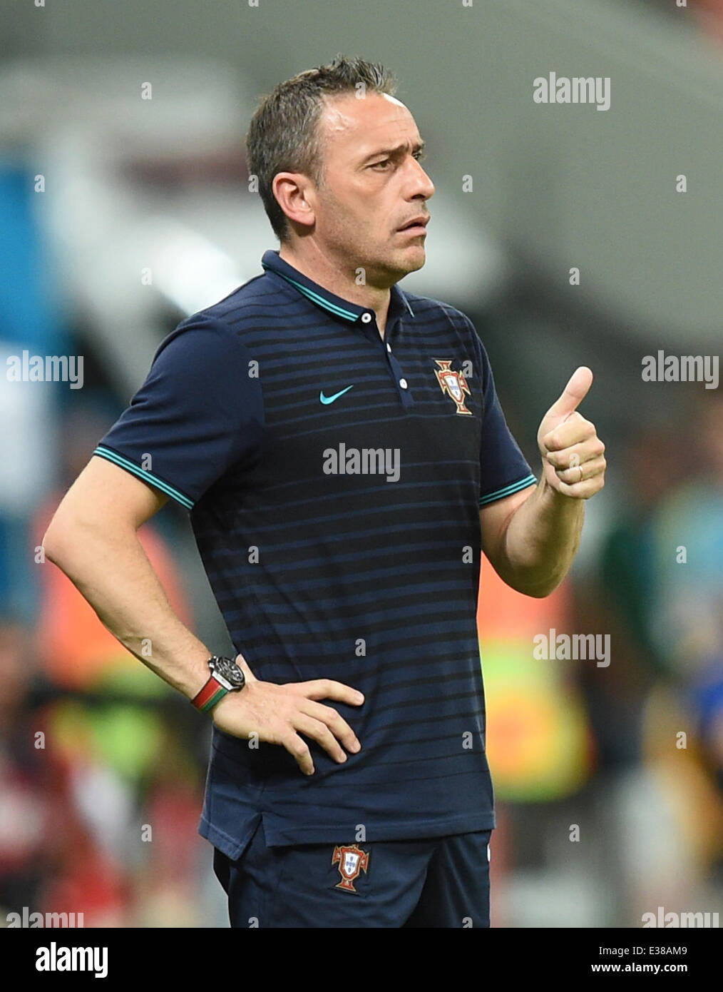 Manaus, Brazil. 22nd June, 2014. Head coach Paulo Bento of Portugal thumbs up during the FIFA World Cup 2014 group G preliminary round match between the USA and Portugal at the Arena Amazonia Stadium in Manaus, Brazil, 22 June 2014. Photo: Marius Becker/dpa/Alamy Live News Stock Photo