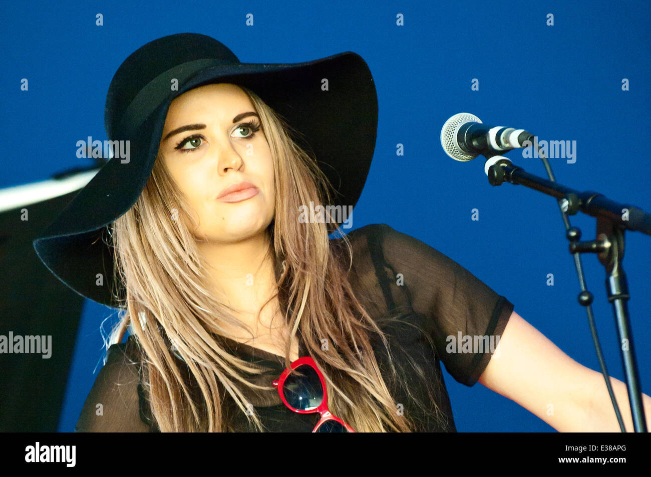 Swci Llandeilo, Carmarthenshire. UK. 21st June,2014. Swci Delic, vocalist ...