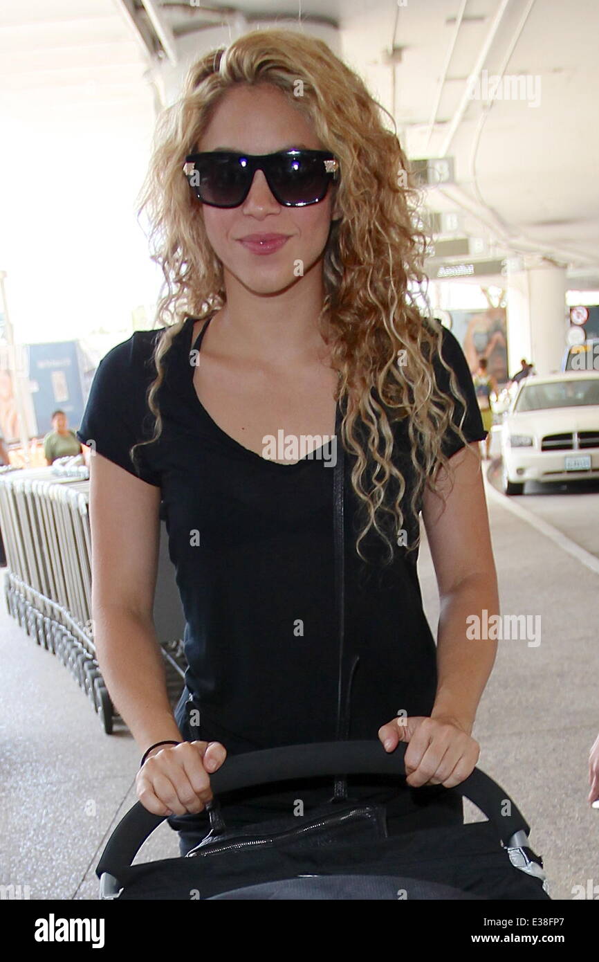 Shakira is seen arriving at LAX Airport with her son Milan Pique Mebarak  for a flight. Featuring: Shakira Where: Los Angeles, C Stock Photo - Alamy