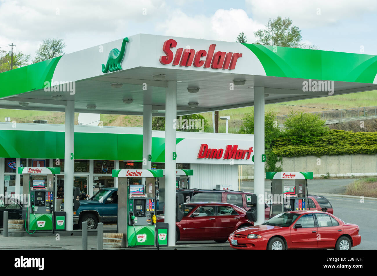 Sinclair Dino Mart retail fuel store.  Pendleton, Oregon Stock Photo