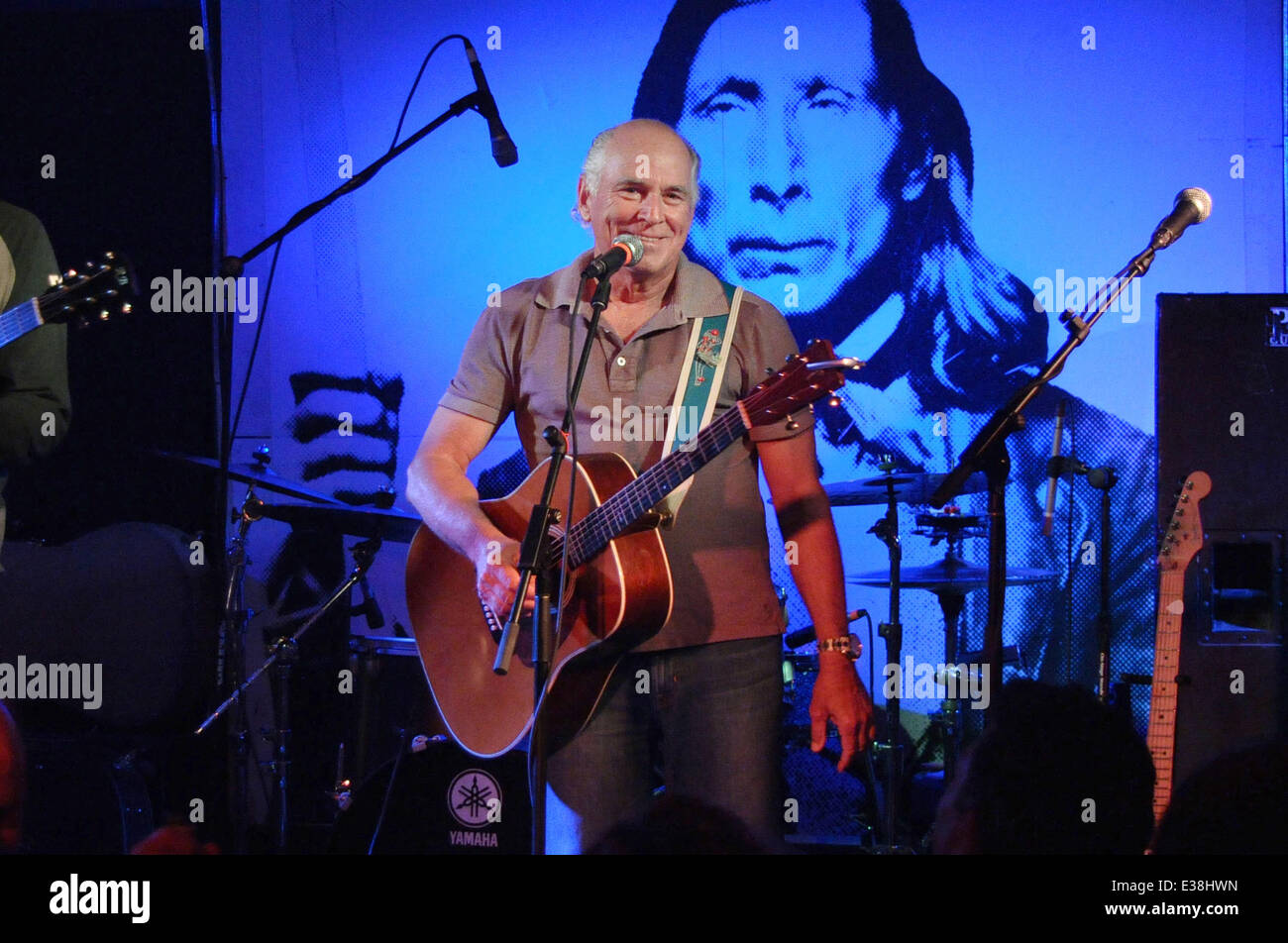 Paul mccartney jimmy buffett hi-res stock photography and images - Alamy