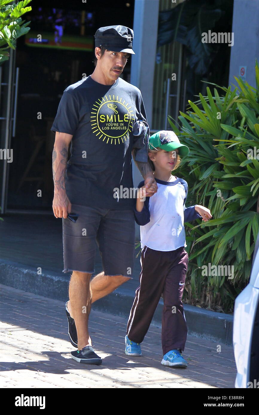 Anthony Kiedis his son Everly Bear to paint class in Malibu  Featuring: Anthony Kiedis,Everly Bear Where: Los Angeles, CA, United States When: 20 Aug 2013 Stock Photo
