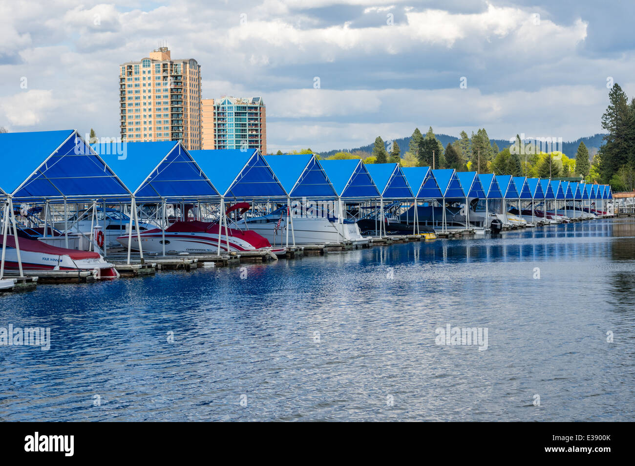Docking berths hires stock photography and images Alamy
