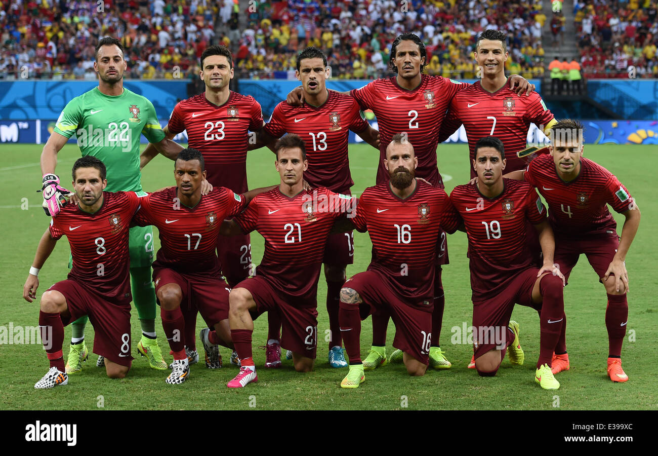 Manaus, Brazil. 22nd June, 2014. Portugal's players (back L-R) goalkeeper Beto, Helder Postiga, Ricardo Costa, Bruno Alves Cristiano Ronaldo, (front L-R) Joao Moutinho, Nani, Joao Pereira, Raul Meireles, André Almeida, Miguel Veloso, pose for the team photo prior to the FIFA World Cup 2014 group G preliminary round match between the USA and Portugal at the Arena Amazonia Stadium in Manaus, Brazil, 22 June 2014. Photo: Marius Becker/dpa/Alamy Live News Stock Photo