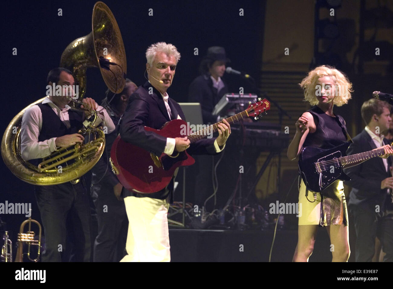 David Byrne and St Vincent perform during a headlining gig at Glasgow Royal Concert Hall  Featuring: David Byrne,St Vincent,Annie Clark Where: Glasgow, United Kingdom When: 29 Aug 2013 Stock Photo
