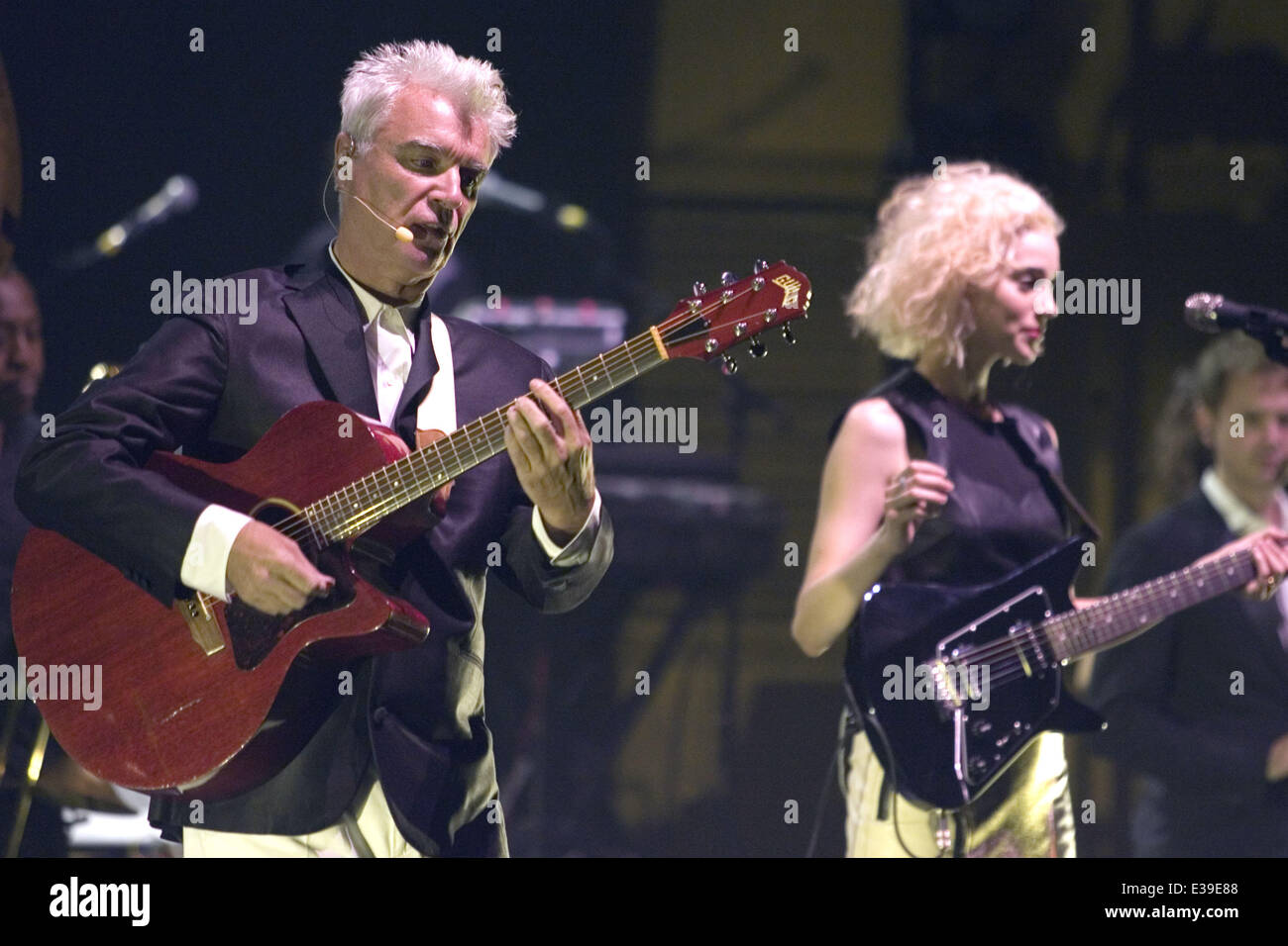 david-byrne-and-st-vincent-perform-during-a-headlining-gig-at-glasgow