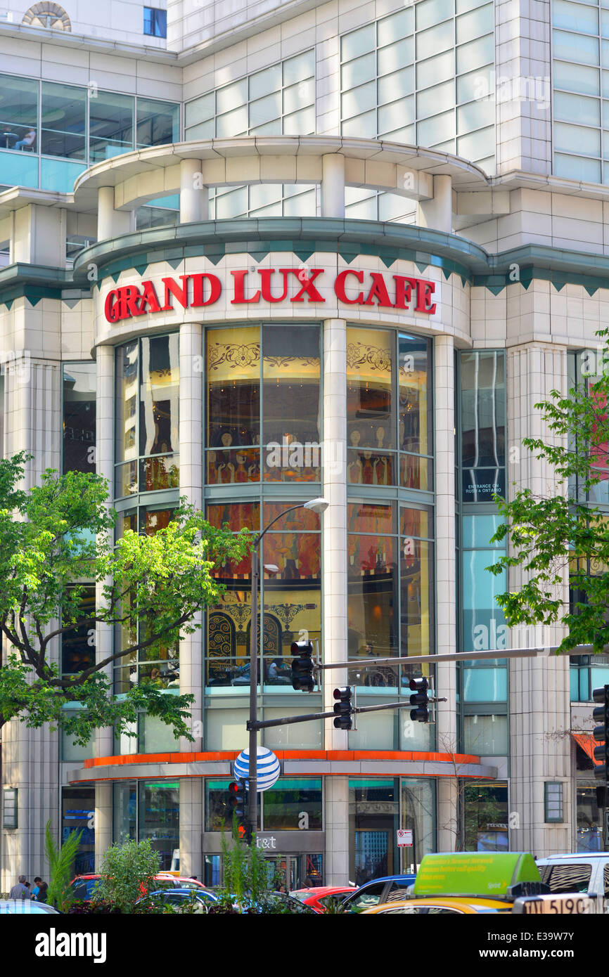 Grand Lux Cafe on Michigan Avenue, The Magnificent Mile, Chicago, Illinois, USA Stock Photo