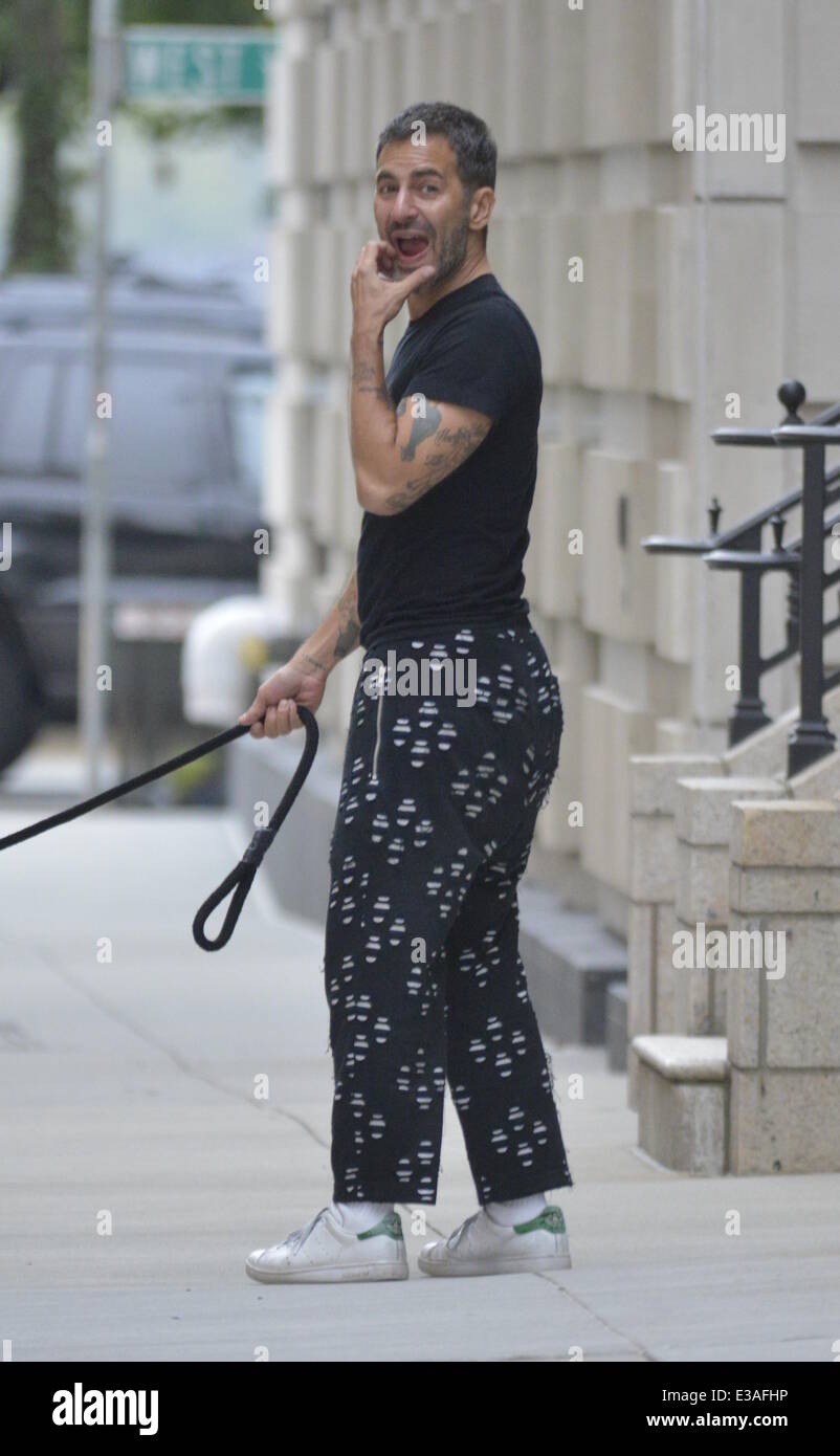 Fashion Designer Marc Jacobs out walking his dog in Manhattan Featuring: Marc  Jacobs Where: New York City, New York, United States When: 10 Sep 2013  Stock Photo - Alamy