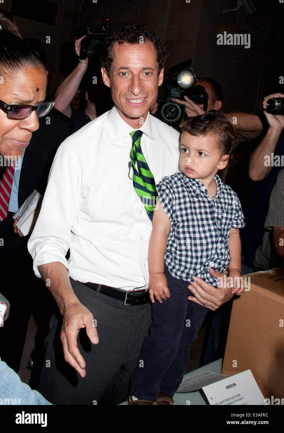 Anthony Weiner brings his son, Jordan Weiner to the voting booth in  Democratic Primary Featuring: Anthony Weiner,Jordan Weiner Where: New York,  NY, United States When: 10 Sep 2013 Stock Photo - Alamy