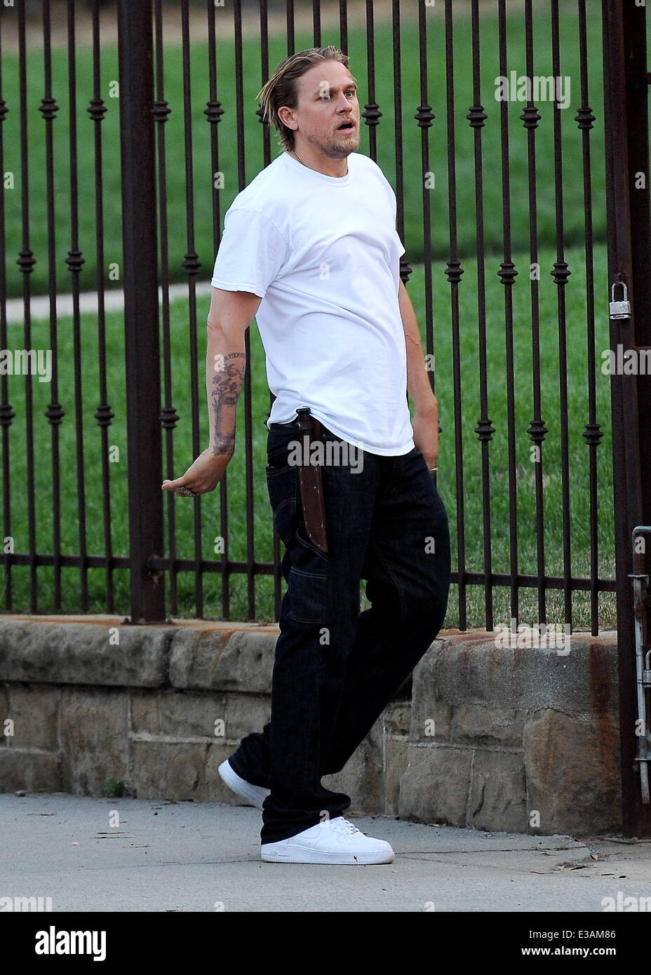 After last nights successful season premiere, Charlie Hunnam 