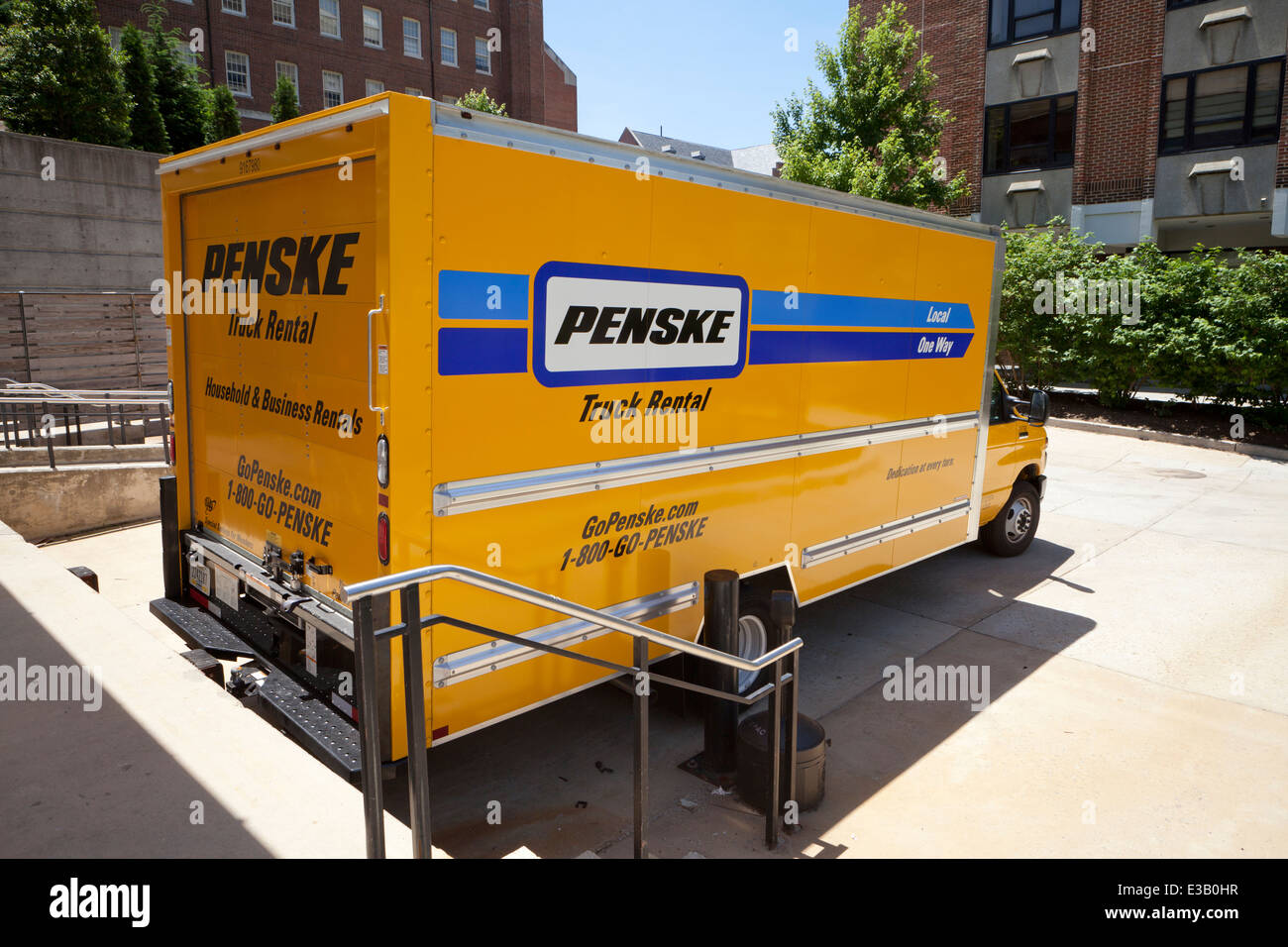 Penske rental truck hires stock photography and images Alamy