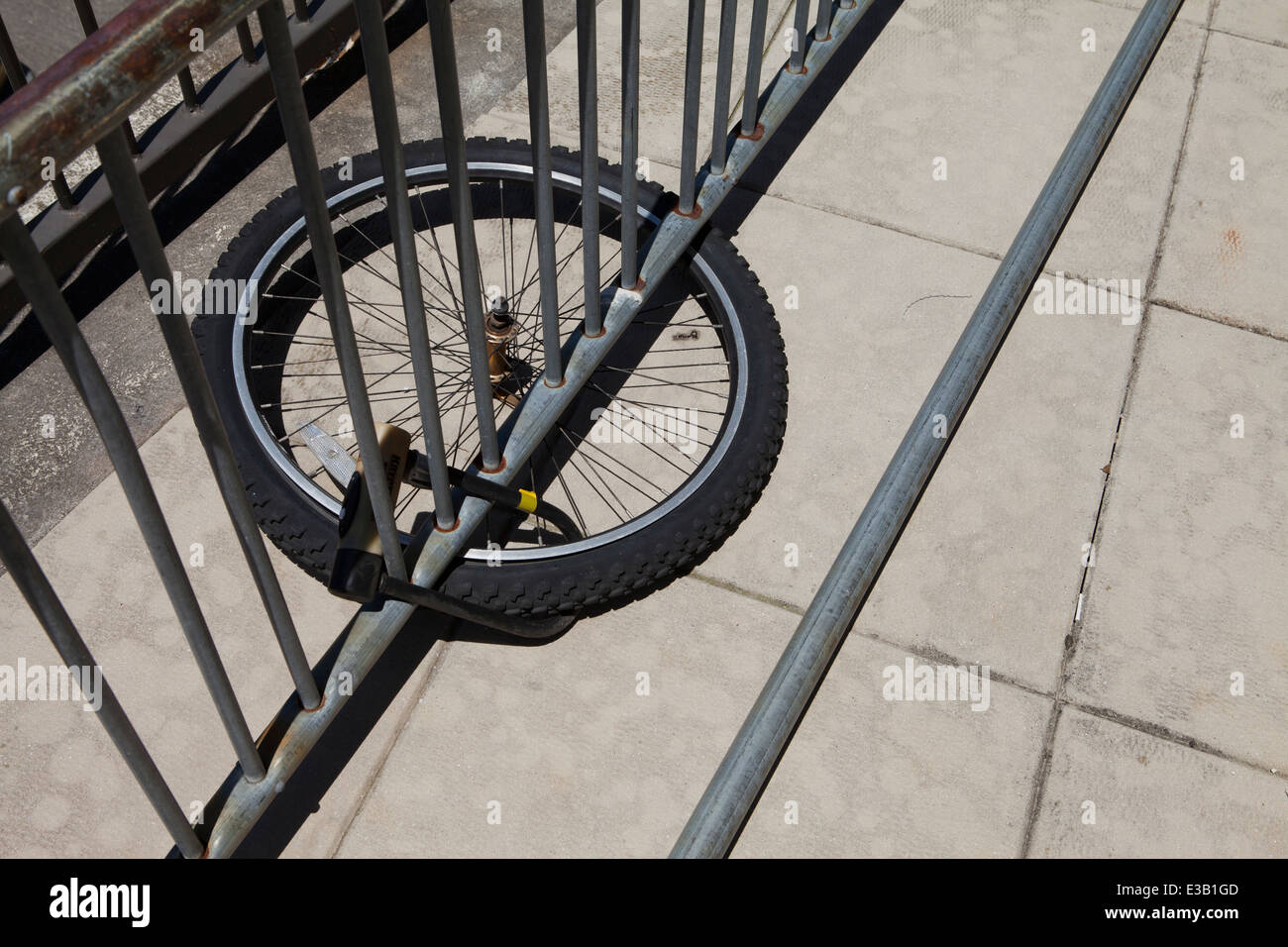 Rack wheel hires stock photography and images Alamy