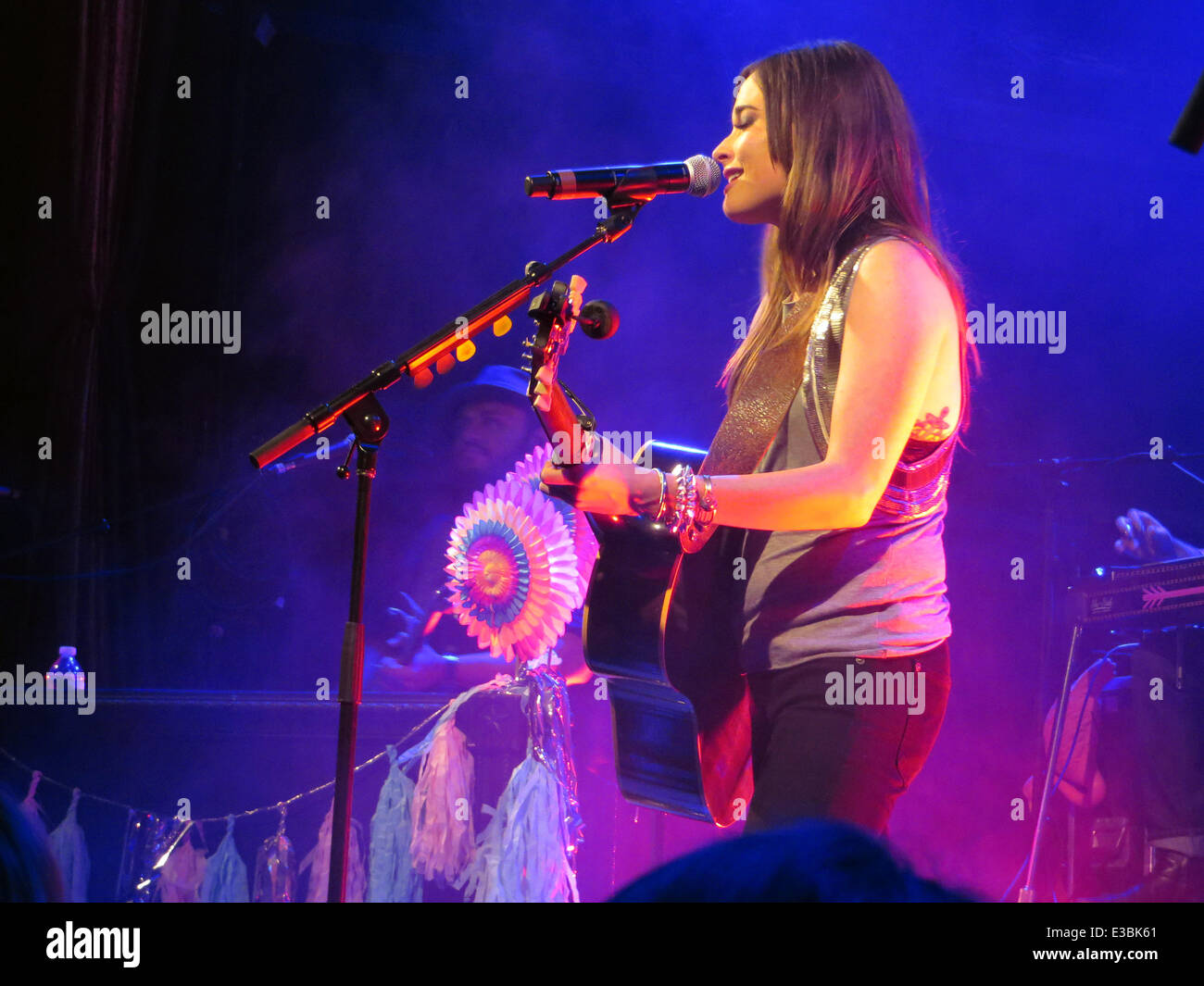 Kacey Musgraves kicks off her 'Same Trailer Different Park' tour to a