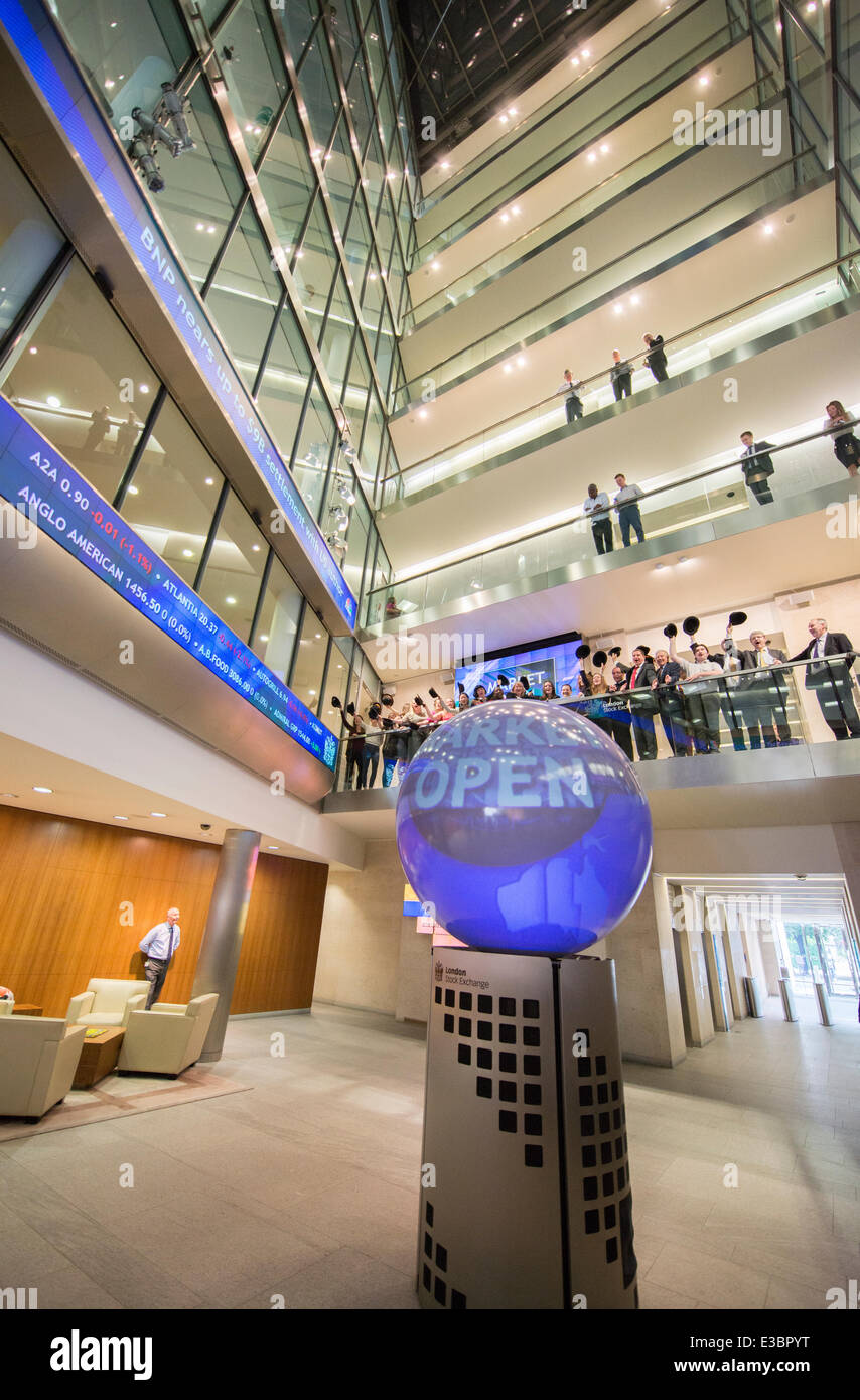 Inside the london stock exchange hi-res stock photography and images - Alamy