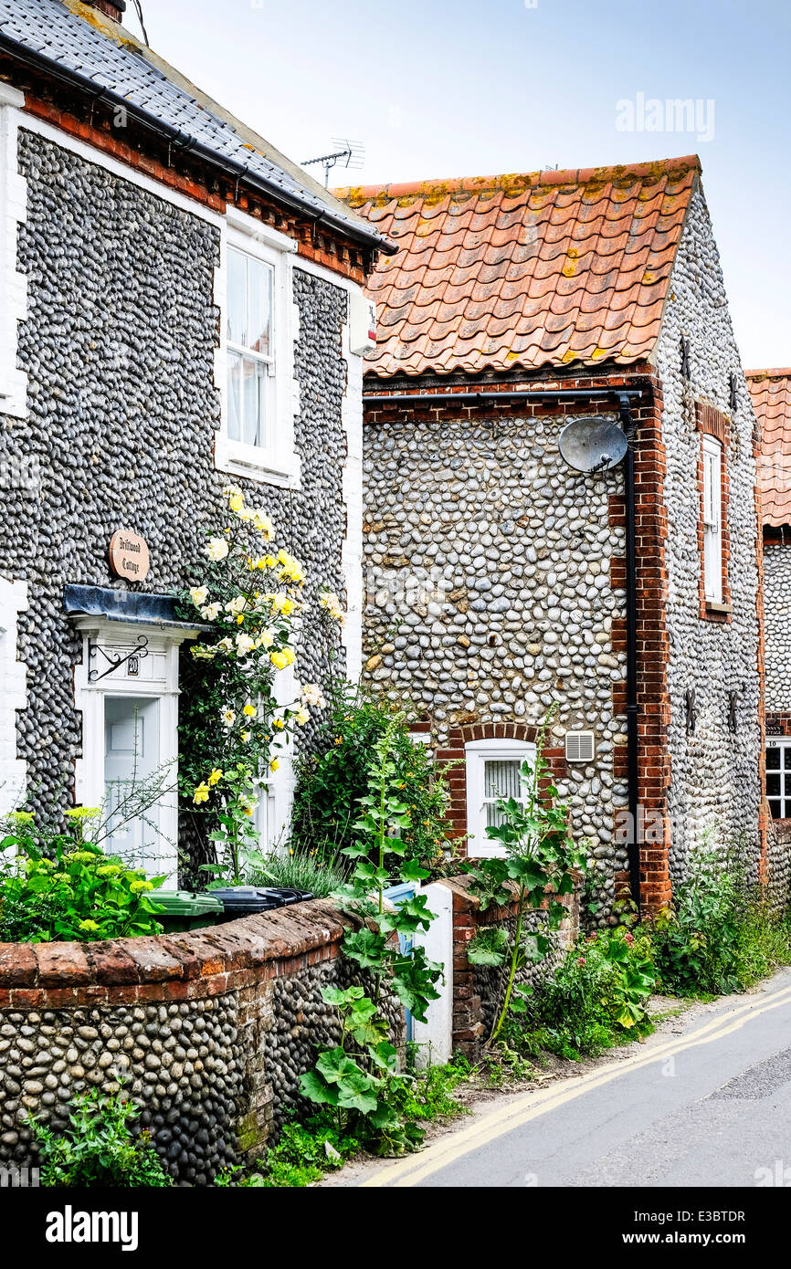 Traditional Norfolk flint walled cottages Stock Photo Alamy