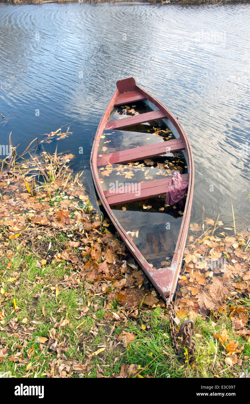 Wooden seat in boat boat hi-res stock photography and images - Alamy