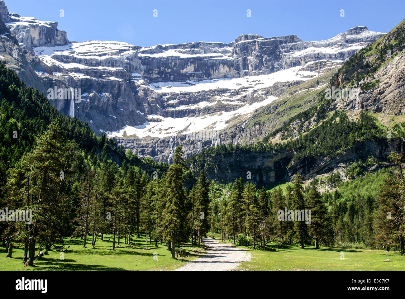 Pyrenees Ranges Victoria Pyrenees Mountain range Stock Photo - Alamy